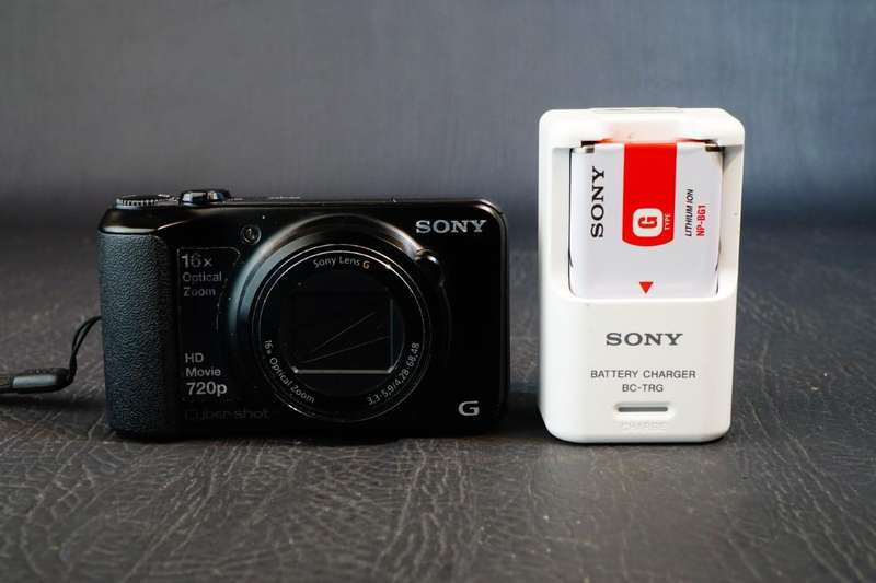 Sony Cybershot DSC-H90 16.1MP Compact Digital Camera **Good Condition**