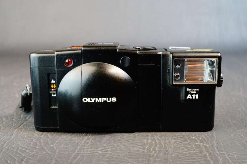 Olympus XA2 35mm Film Camera With Zuiko 35mm F3.5 Lens and A11 Flash**Great Condition**