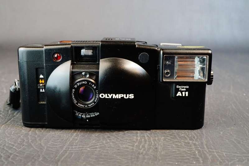 Olympus XA2 35mm Film Camera With Zuiko 35mm F3.5 Lens and A11 Flash**Great Condition**