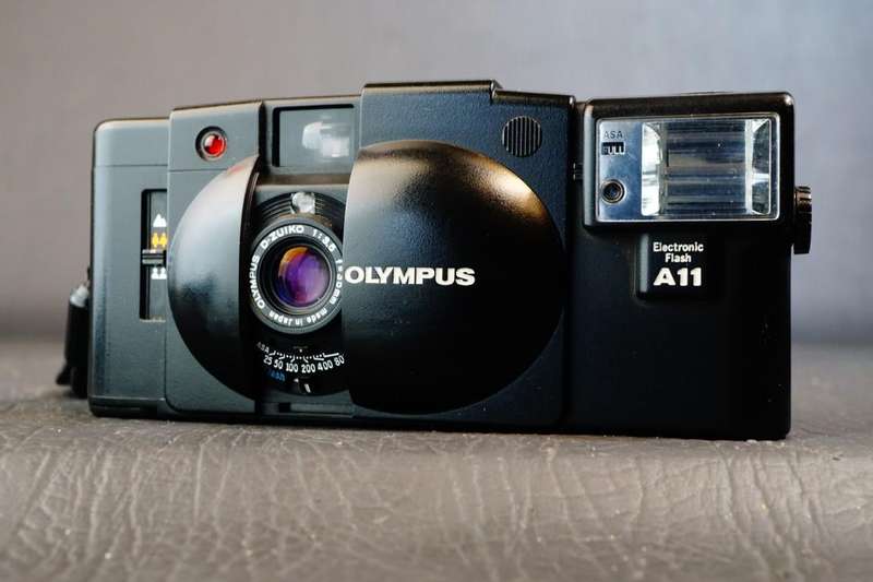 Olympus XA2 35mm Film Camera With Zuiko 35mm F3.5 Lens and A11 Flash**Great Condition**