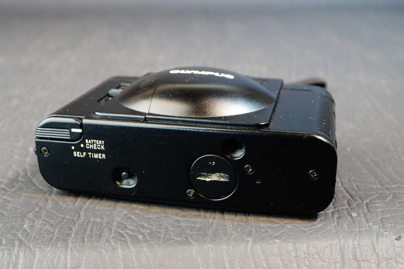 Olympus XA2 35mm Film Camera With Zuiko 35mm F3.5 Lens and A11 Flash**Great Condition**