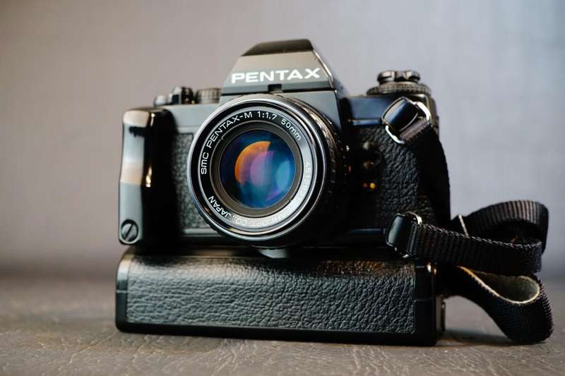 Pentax LX 35mm SLR Camera + Pentax 50mm F1.7 Lens, LX Motor Drive + Sports Finders *Great Condition*