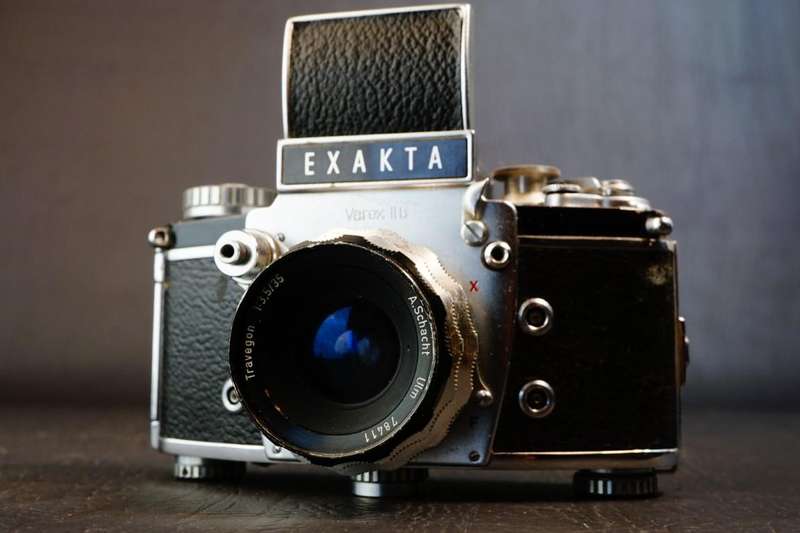 Ihagee Exakta Varex IIb 35mm SLR Camera with Travegon 35mm F3.5 Lens  **Well Used Condition**