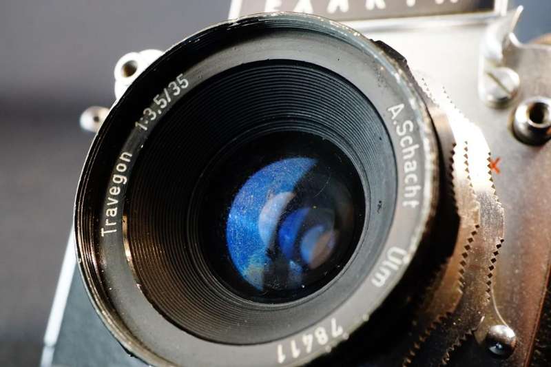 Ihagee Exakta Varex IIb 35mm SLR Camera with Travegon 35mm F3.5 Lens  **Well Used Condition**