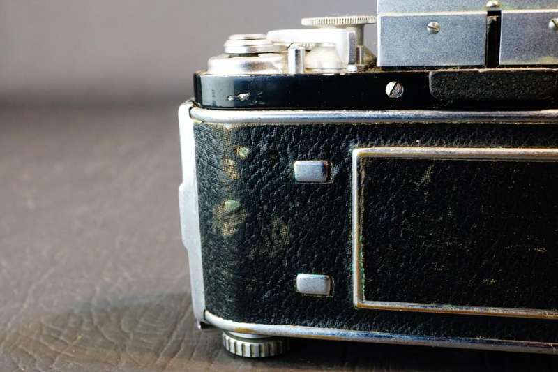 Ihagee Exakta Varex IIb 35mm SLR Camera with Travegon 35mm F3.5 Lens  **Well Used Condition**