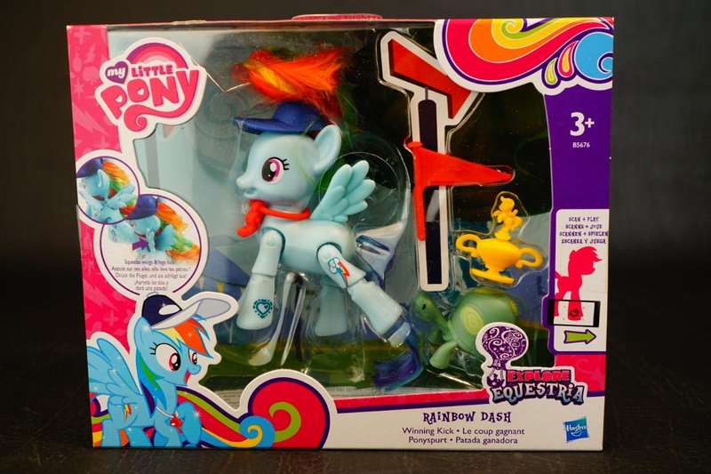 My Little Pony RAINBOW DASH (Winning Kick) Explore Equestria Hasbro 2015 **New Old Shop Stock**