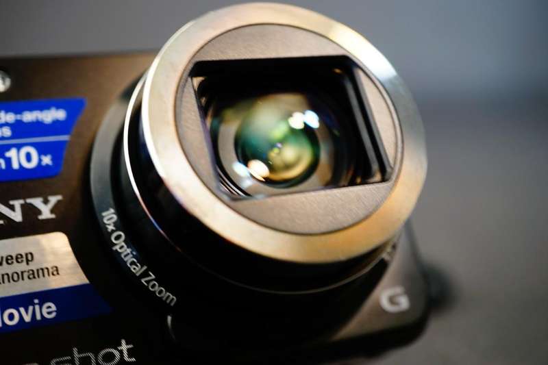 Sony Cybershot DSC-H70 16.1MP Compact Digital Camera with Box **Great Condition**