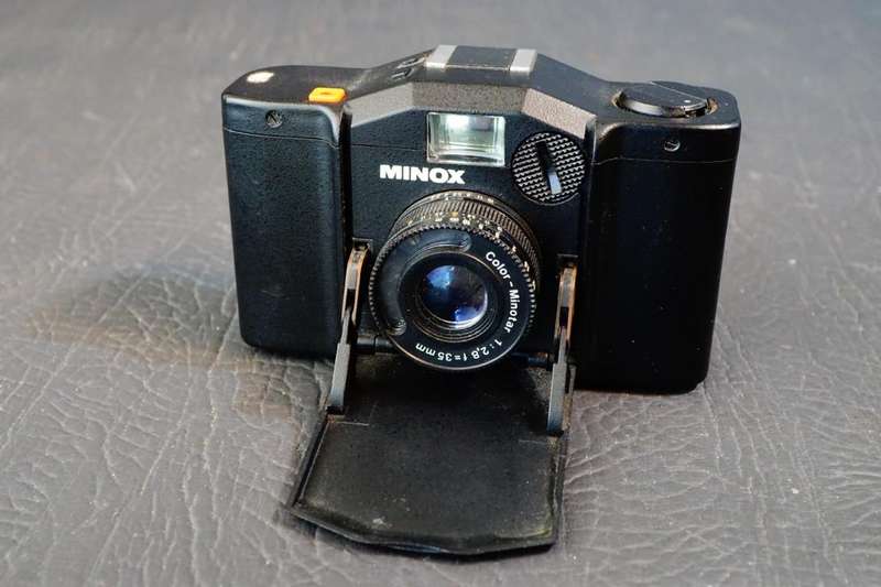 Minox 35 GL Film Camera 35mm f2.8 Lens with Half Leather Carrying Case **Great Condition**
