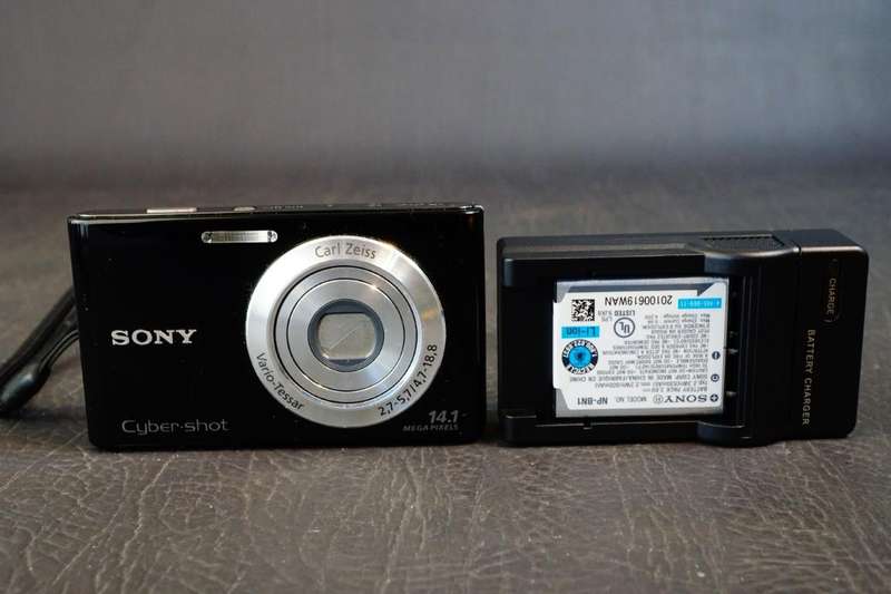 Sony Cyber-shot DSC-W330 14.1MP Compact Digital Camera **Great Condition**