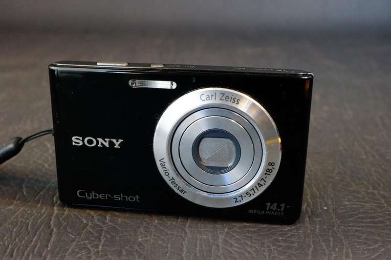 Sony Cyber-shot DSC-W330 14.1MP Compact Digital Camera **Great Condition**