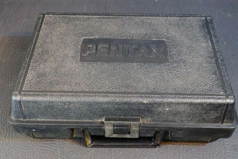 Pentax Spotting Scope 300 Telephoto Mirror Spotting Scope with Case **Excellent Condition**