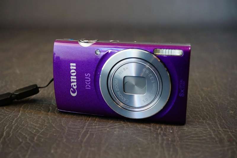 Purple Canon Ixus 145 / ELPH 135 16.0MP Digital Compact Camera with Box **Great Condition**