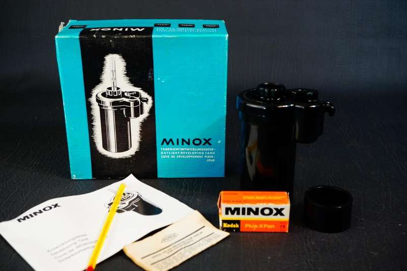 Minox Daylight Film Developing Tank w/ Thermometer in Box & Instructions **Great Condition**