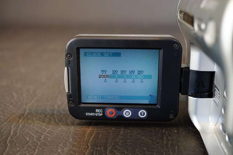 Sony CCD-TRV238E Hi8 Tape Video Camera HANDYCAM Camcorder **Great Condition**