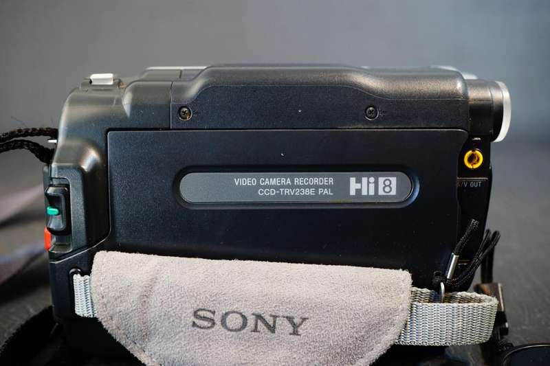 Sony CCD-TRV238E Hi8 Tape Video Camera HANDYCAM Camcorder **Great Condition**