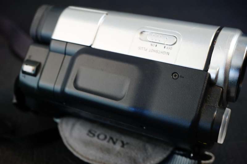 Sony CCD-TRV238E Hi8 Tape Video Camera HANDYCAM Camcorder **Great Condition**