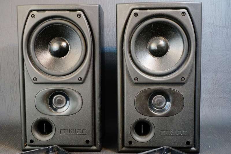 Mission 732 2-Way Reflex Bookshelf Speakers 25-75 Watts 8 Ohms **Great Condition**