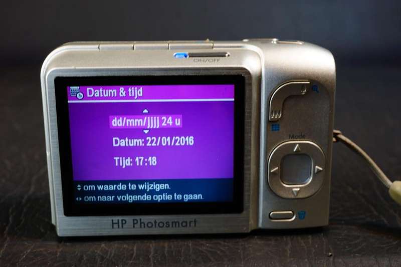 HP Digital Camera Photosmart M627 7.0MP Compact Digital Camera uses AA Batteries **Good Condition**