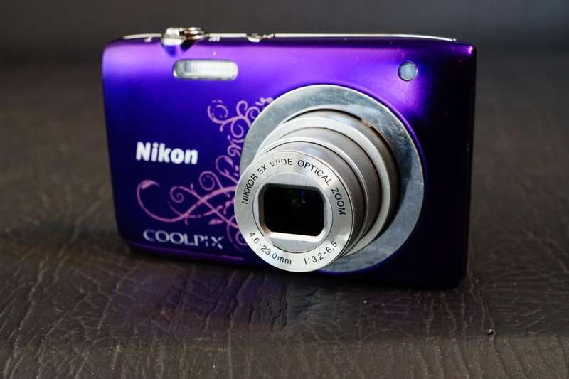 Nikon Coolpix S2600 14.0MP Purple Compact Digital Camera with 5x Optical Zoom  **Great Condition**