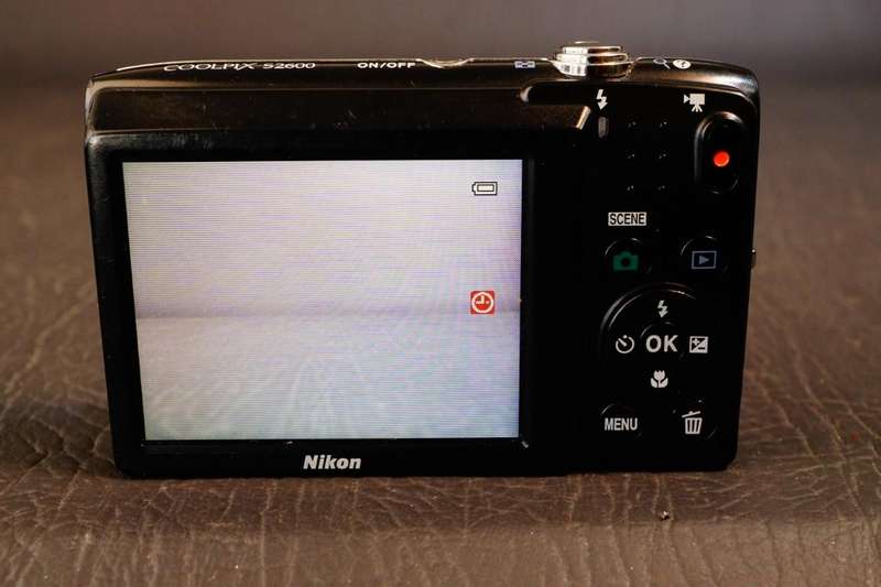 Nikon Coolpix S2600 14.0MP Purple Compact Digital Camera with 5x Optical Zoom  **Great Condition**
