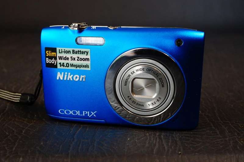 Nikon Coolpix S2600 14.0MP Blue Compact Digital Camera with 5x Optical Zoom  **Great Condition**