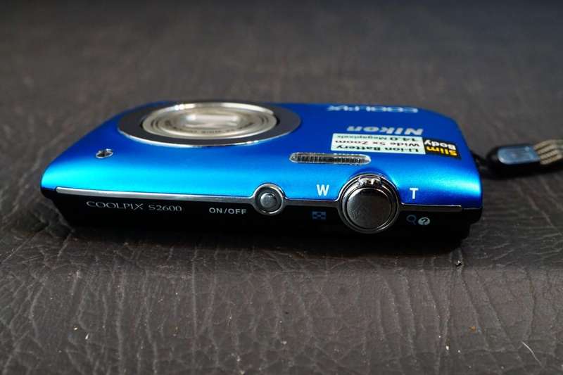 Nikon Coolpix S2600 14.0MP Blue Compact Digital Camera with 5x Optical Zoom  **Great Condition**