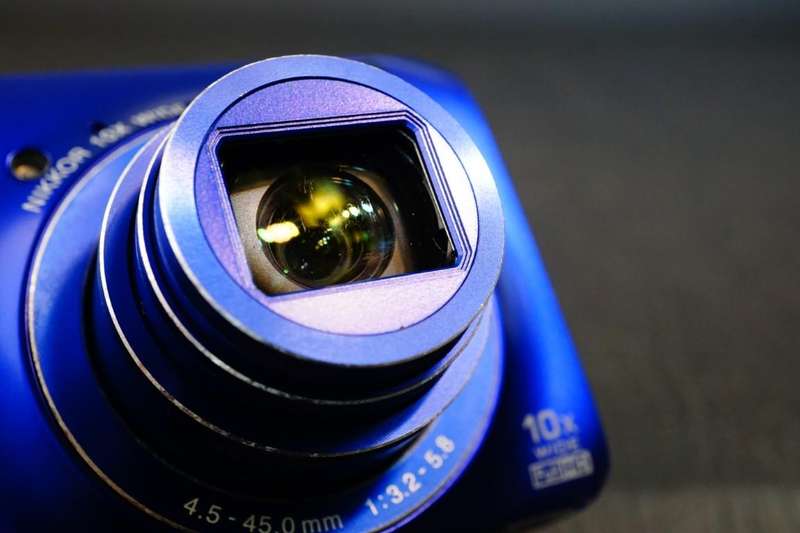 Nikon Coolpix S6300 16.0MP Blue Compact Digital Camera with 10x Optical Zoom  **Good Condition**