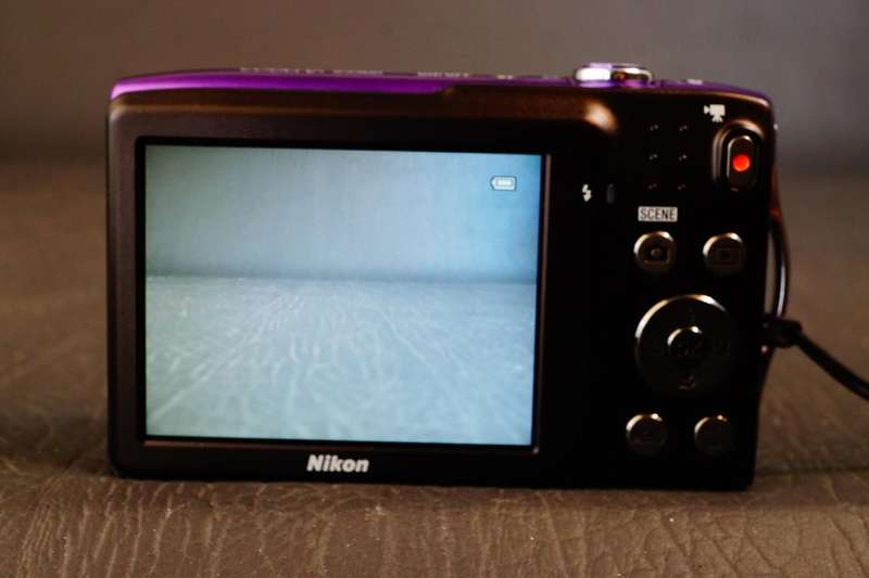 Nikon COOLPIX S3300 16.0 MP Purple Compact Digital Camera with 6x Optical Zoom  **Great Condition**