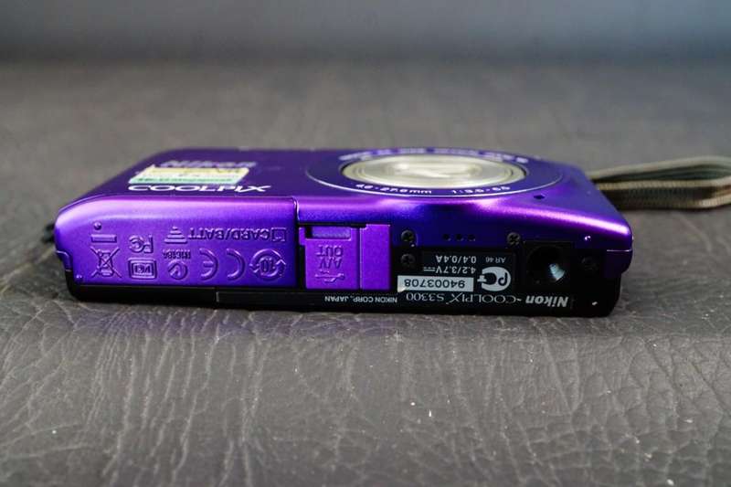 Nikon COOLPIX S3300 16.0 MP Purple Compact Digital Camera with 6x Optical Zoom  **Great Condition**