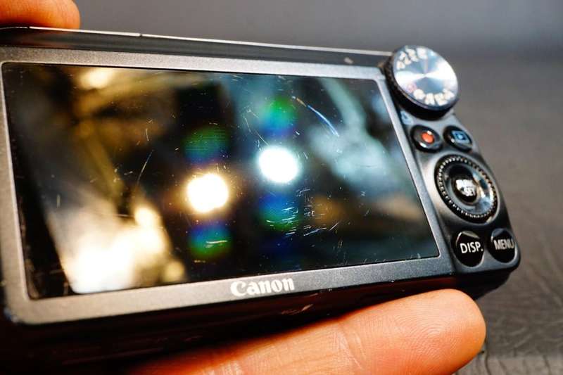 Canon PowerShot SX210 IS 14MP Compact Digital Camera with 14x Optical Zoom  **Good Condition**