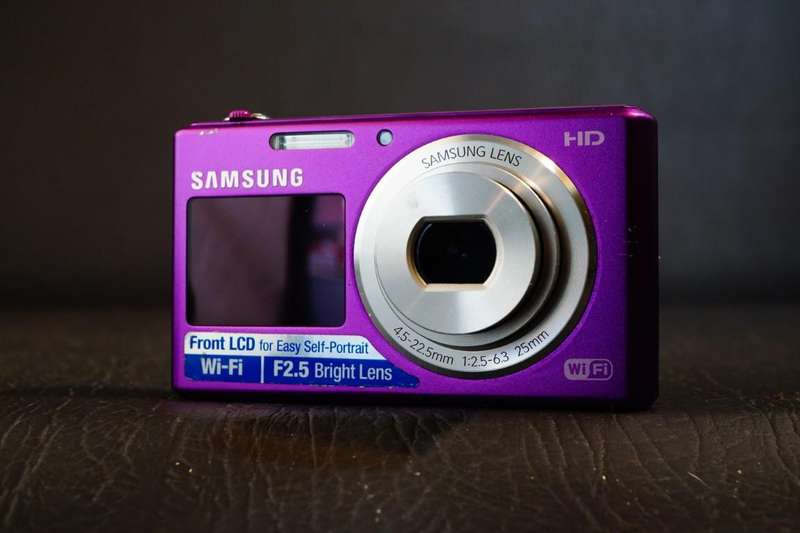 Samsung DV150F Digital Camera 16.2MP 5x Optical Zoom Dual LCD Screen  **Good Condition**