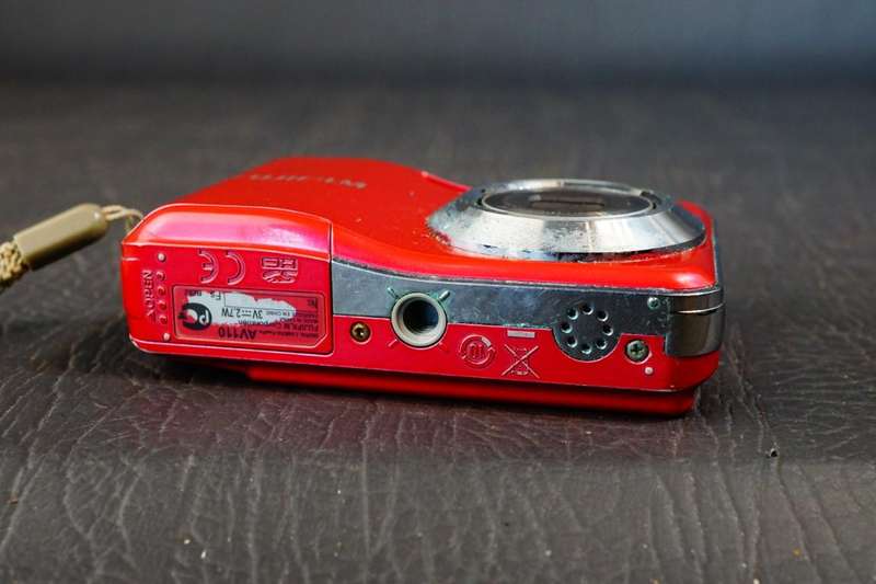 Fujifilm Finepix Av130 3X Optical 12MP Compact Digital Camera uses AA Batteries **Good Condition**