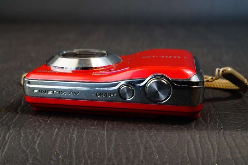 Fujifilm Finepix Av130 3X Optical 12MP Compact Digital Camera uses AA Batteries **Good Condition**