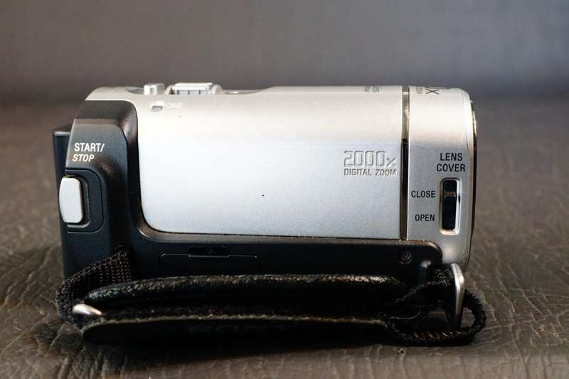 Sony Handycam DCR-SX40 Camcorder Digital Video Camera Recorder **Great Condition**
