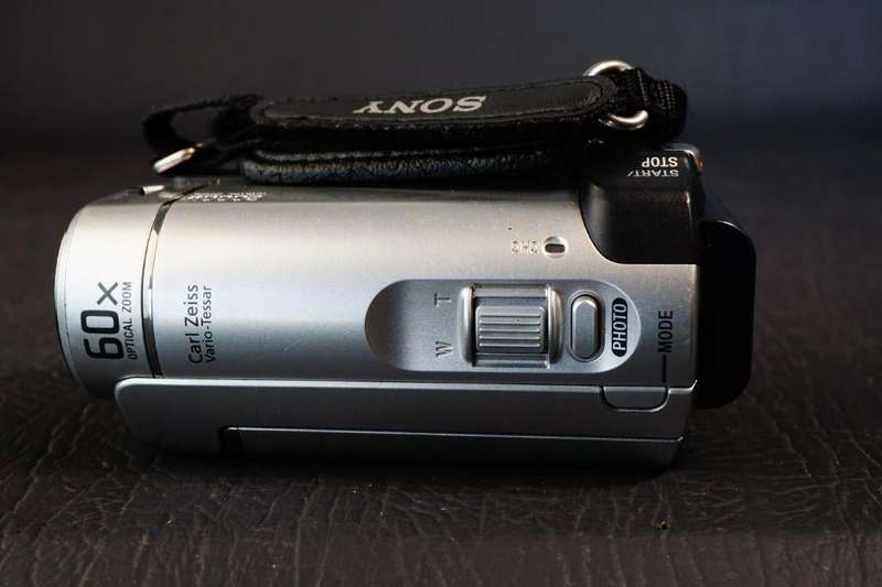 Sony Handycam DCR-SX40 Camcorder Digital Video Camera Recorder **Great Condition**