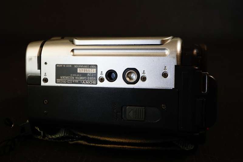 Sony CCD-TRV238E Hi8 Tape Video Camera HANDYCAM Camcorder with Original Box **Great Condition**