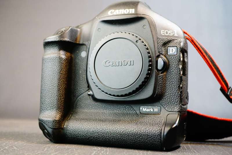Canon EOS 1D Mark III 10.1MP Digital SLR Camera Body Full Frame Sensor **Great Condition**