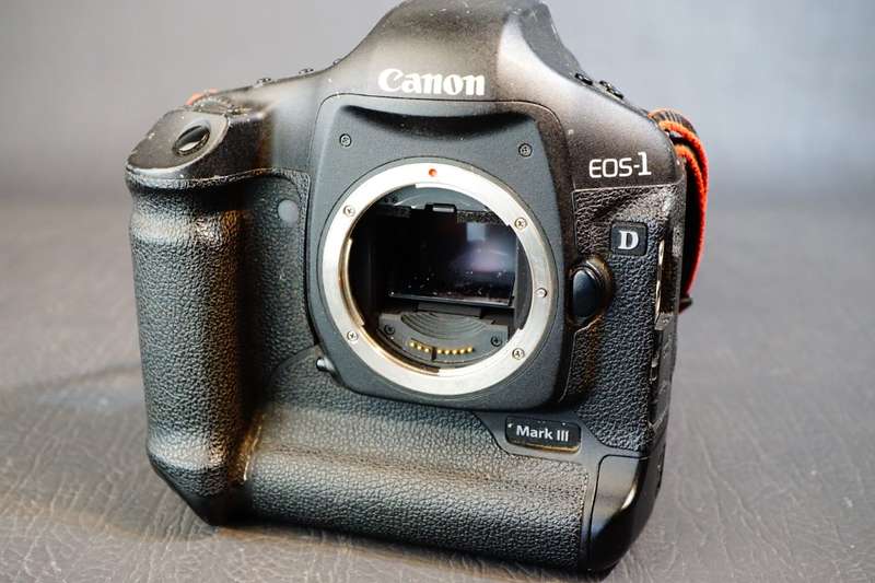 Canon EOS 1D Mark III 10.1MP Digital SLR Camera Body Full Frame Sensor **Great Condition**