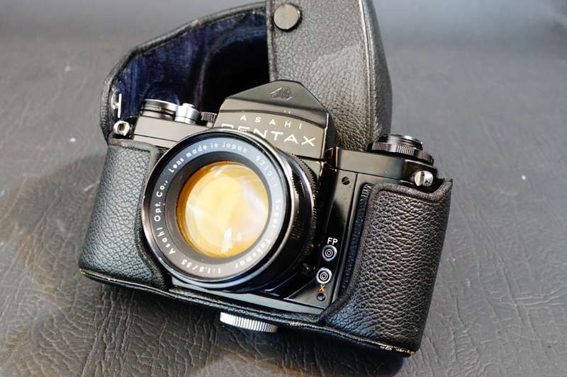 **Rare Black** Asahi Pentax SV 35mm SLR Film Camera with Asahi Super Takumar 55mm F1.8 Lens  **Exc**