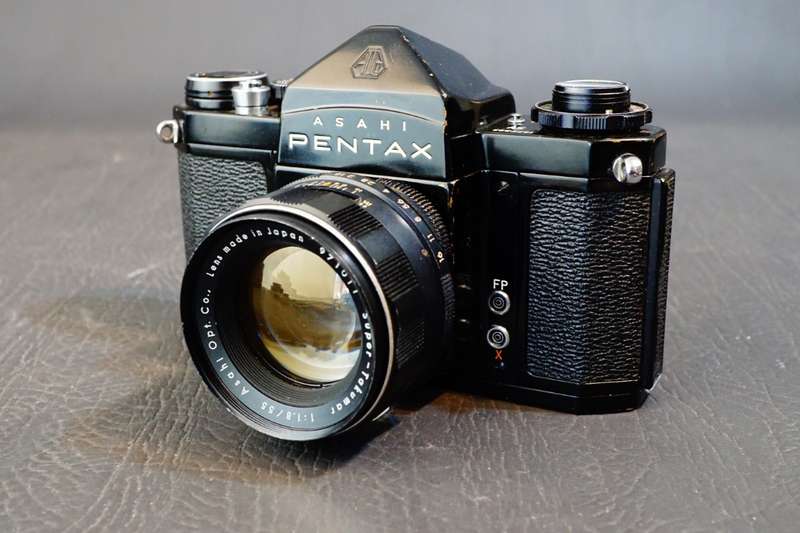 **Rare Black** Asahi Pentax SV 35mm SLR Film Camera with Asahi Super Takumar 55mm F1.8 Lens  **Exc**