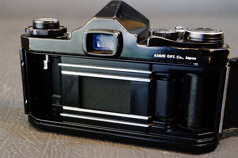 **Rare Black** Asahi Pentax SV 35mm SLR Film Camera with Asahi Super Takumar 55mm F1.8 Lens  **Exc**