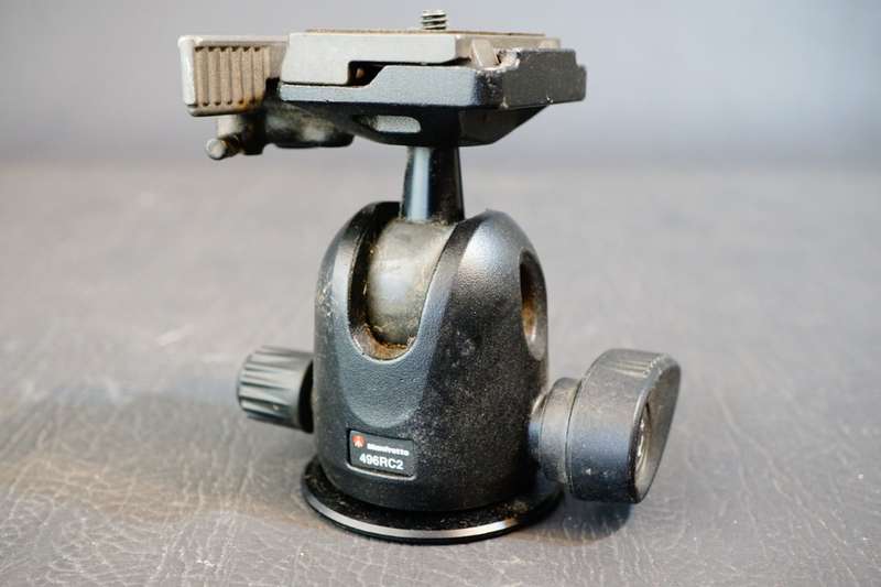 Manfrotto 496RC2 Tripod Ball Head with Camera Mounting Plate **Great Condition**