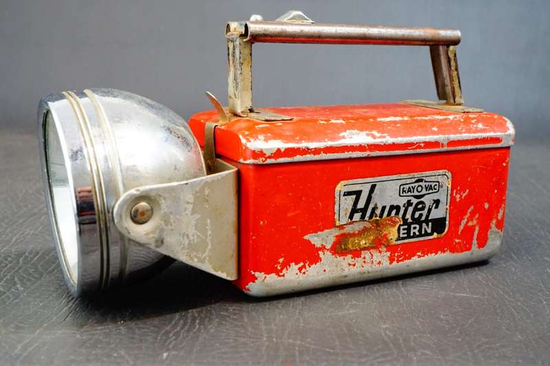 Vintage RAY O VAC " HUNTER " Model LANTERN Flashlight