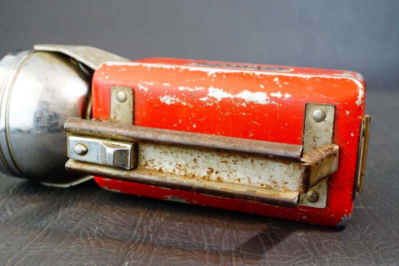 Vintage RAY O VAC " HUNTER " Model LANTERN Flashlight