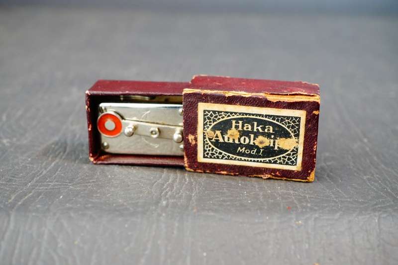 Haka Autoknips Model 1 Mechanical Clockwork Timer Shutter Release with Box **Excellent Condition**