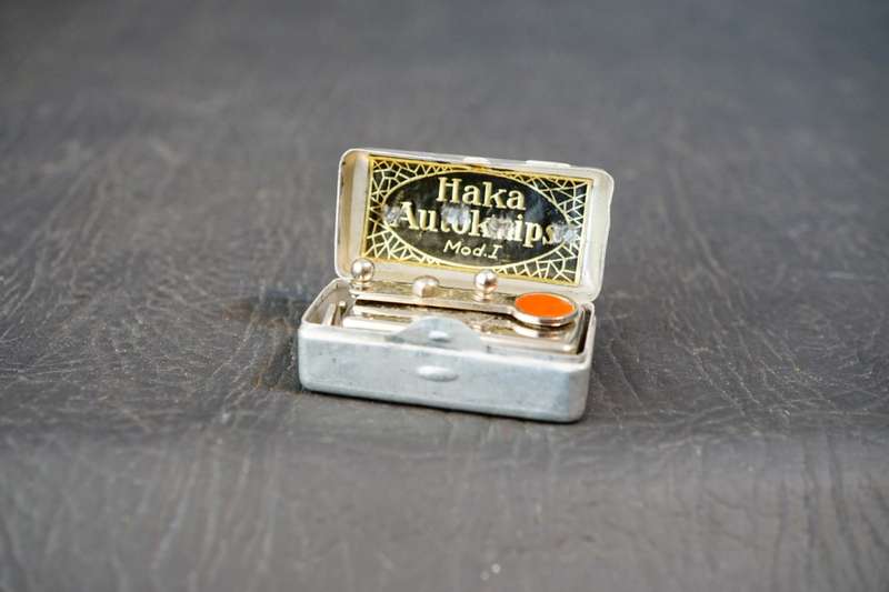 Haka Autoknips Model 1 Mechanical Clockwork Timer Shutter Release with Box **Excellent Condition**