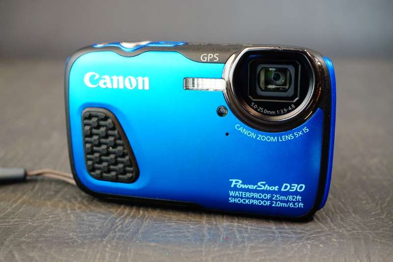 Canon PowerShot D30 Waterproof 12.1MP Digital Camera **Great Condition**