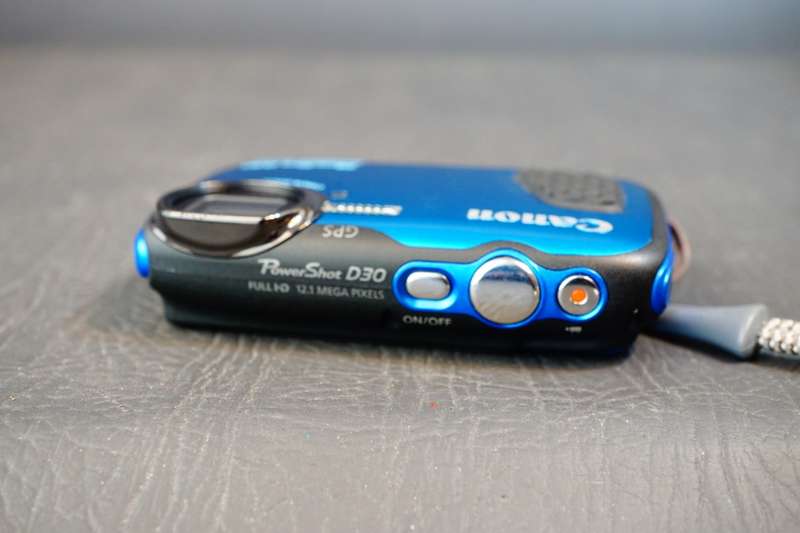 Canon PowerShot D30 Waterproof 12.1MP Digital Camera **Great Condition**