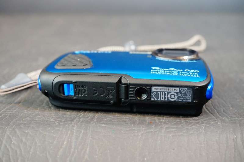 Canon PowerShot D30 Waterproof 12.1MP Digital Camera **Great Condition**