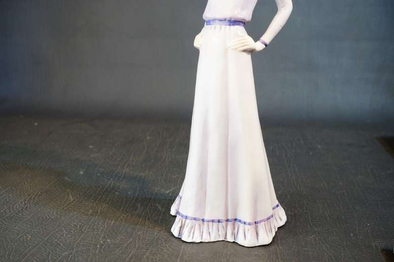 Tarcisio Tosin Pottery Art Deco 1930s Italian Figurine of an Elegant Lady